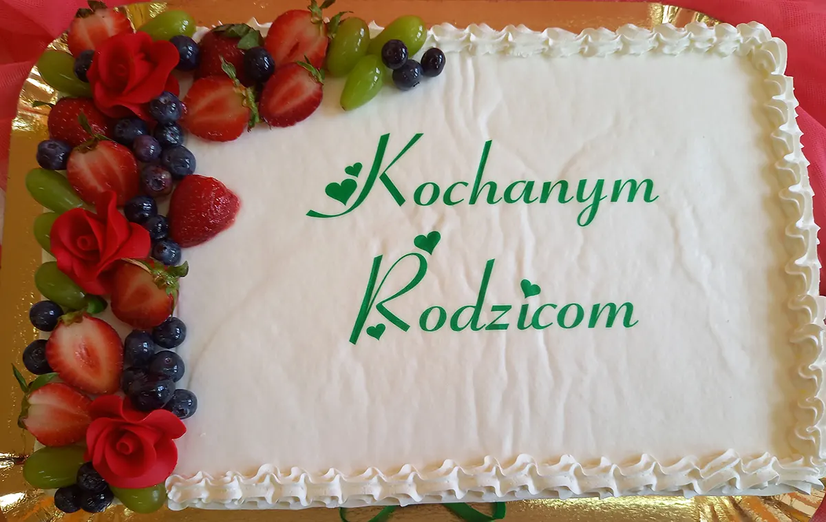 Tort z napisem: Kochanym Rodzicom